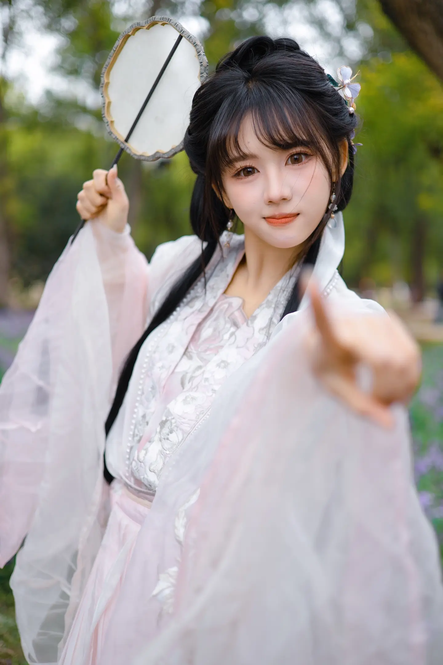 俏皮的小师妹下山了